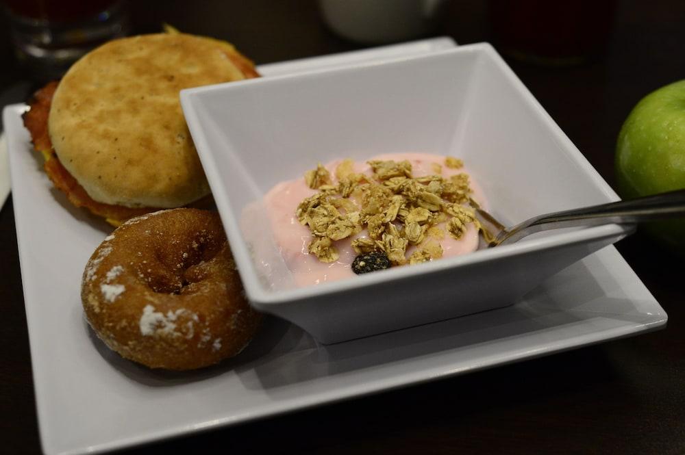 Hyatt Place Indianapolis Airport Eksteriør bilde